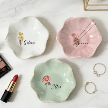 Discover Personalised Watercolor Birth Flower Petal-Shaped Ceramic Jewellery Dish with Name Daily Use Birthday Mother's Day Gift for Her Best Friend