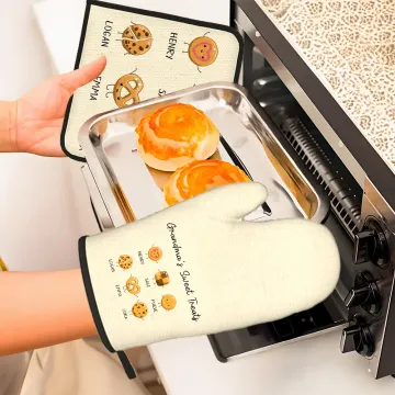 Discover Personalised Cartoon Cute Biscuit Anti-Scalding Glove Pot Mat Set with 1-12 Names Kitchen Supplies Birthday Mother's Day Gift for Cooking Lovers