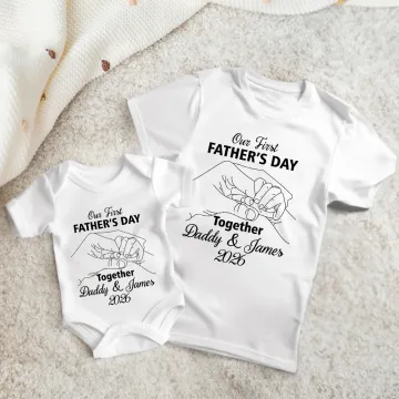 Discover Personalised Our First Father's Day Together Holding Hands 100% Cotton Baby Bodysuit T-shirt with Name and Date Father's Day Gift for Newborn Dad