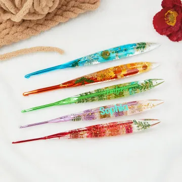 Discover Personalised Multicolour Dried Flower Crochet Hook with Name Ergonomic Sewing Tool Birthday Gift for Crochet Lovers