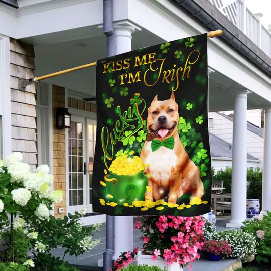 Pit bull Kiss Me I'm Irish St. Patrick's Day Flag